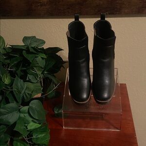 Chinese Laundry Black Ankle Booties